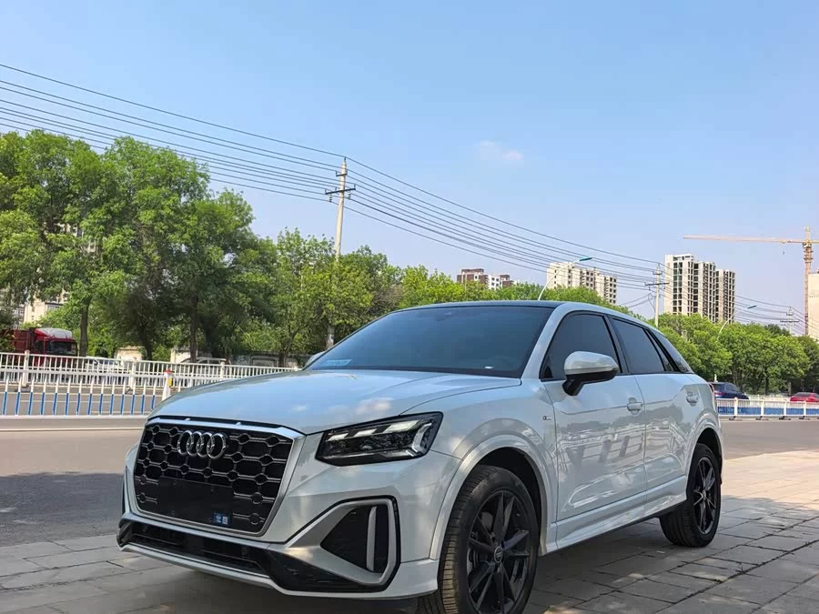 Audi Q2L