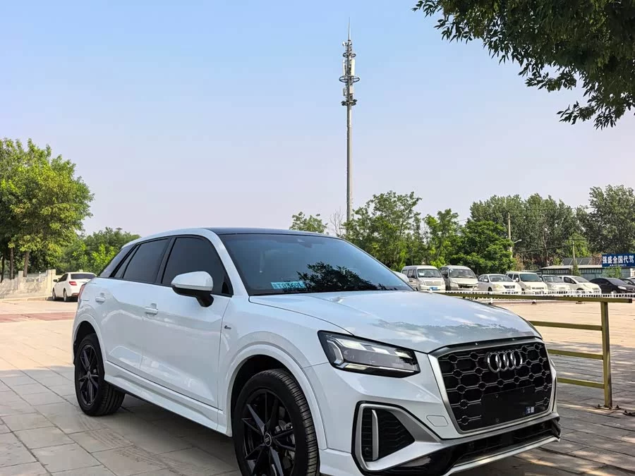 Audi Q2L