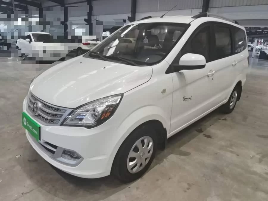 BAIC M20