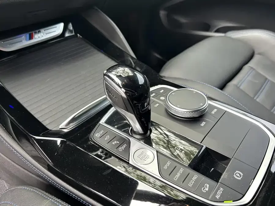 BMW X4 M40i