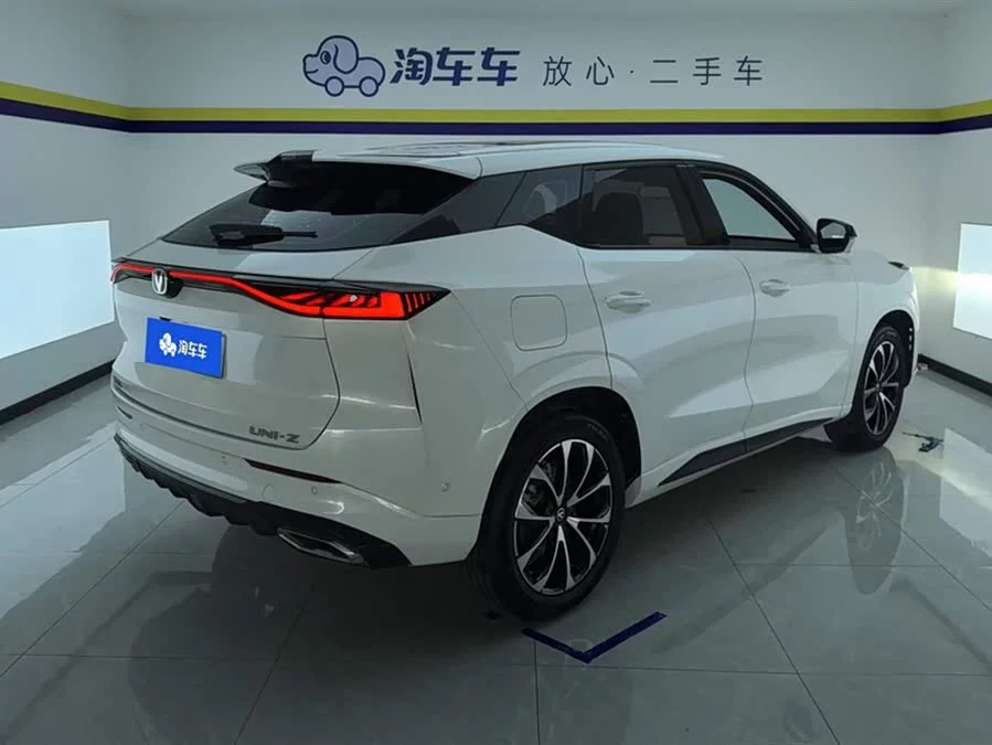 Changan UNI-Z PHEV