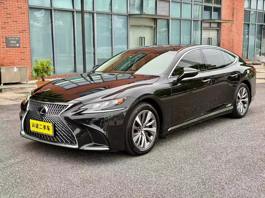 Lexus LS
