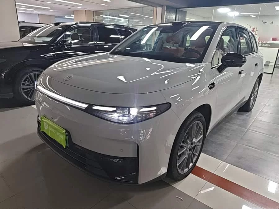Leapmotor C10