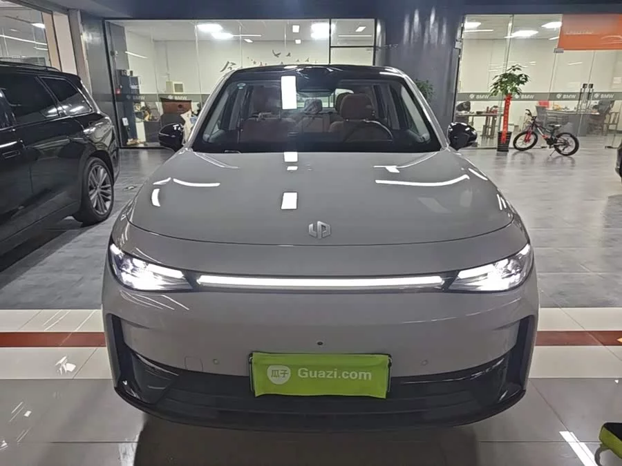 Leapmotor C10