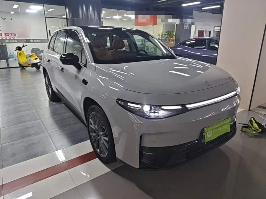 Leapmotor C10