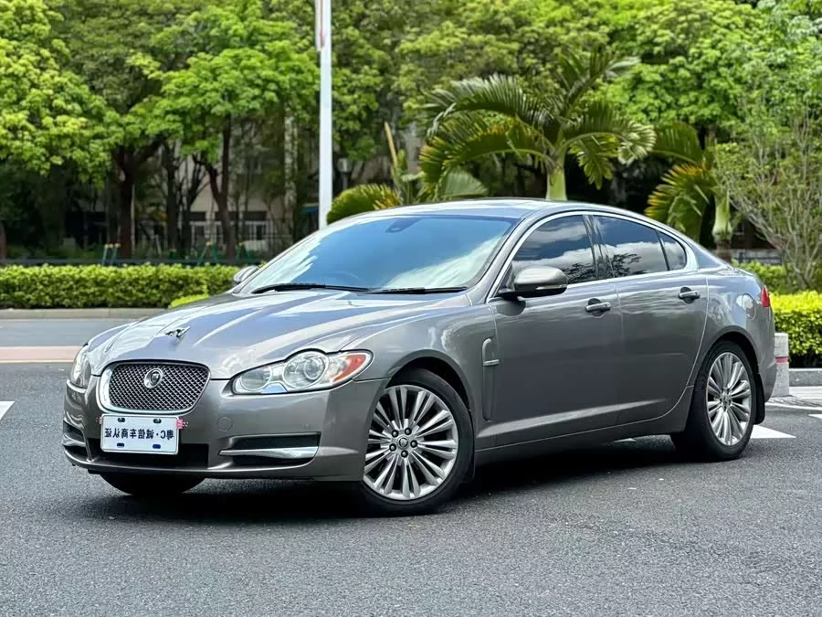 Jaguar XF
