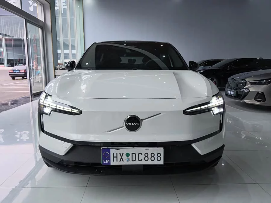 Volvo EX30