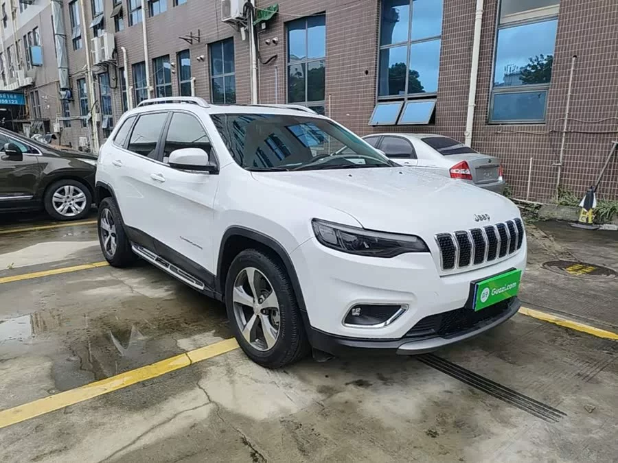 Jeep Cherokee