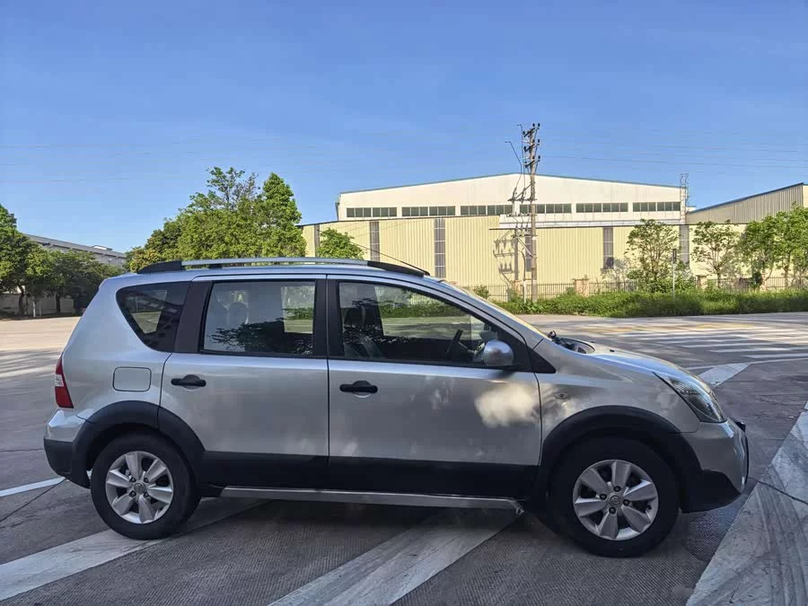 Nissan Livina