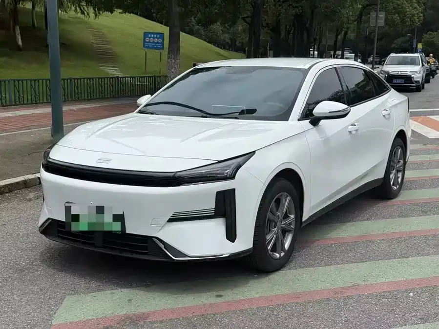Geely Galaxy L6