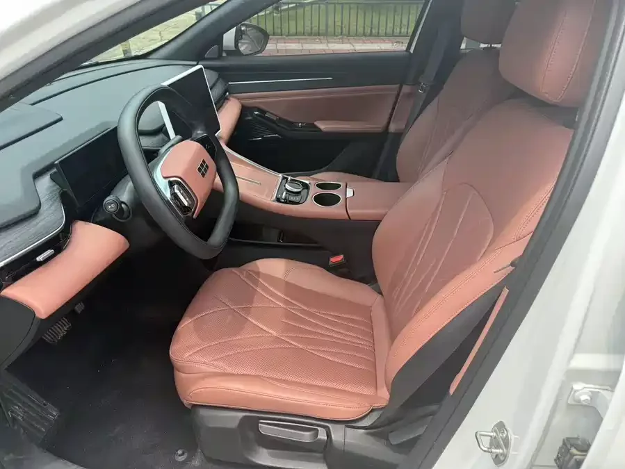 Geely Galaxy L6