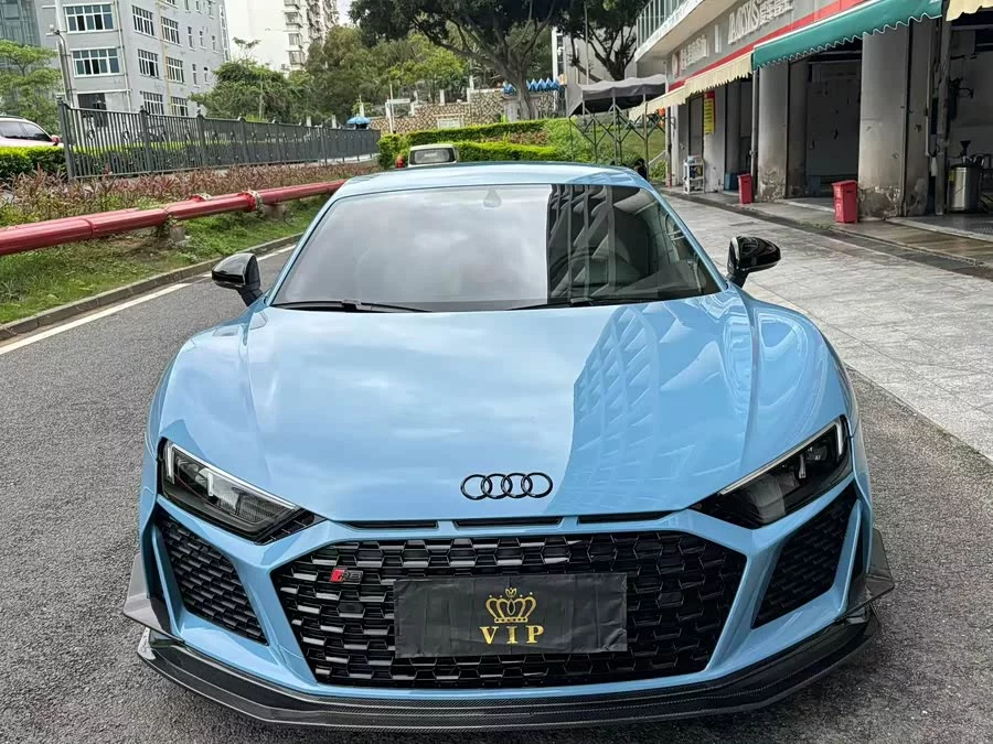 Audi R8