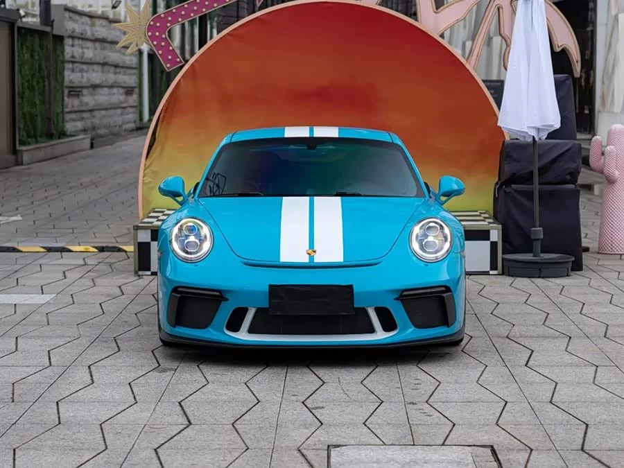 Porsche 911