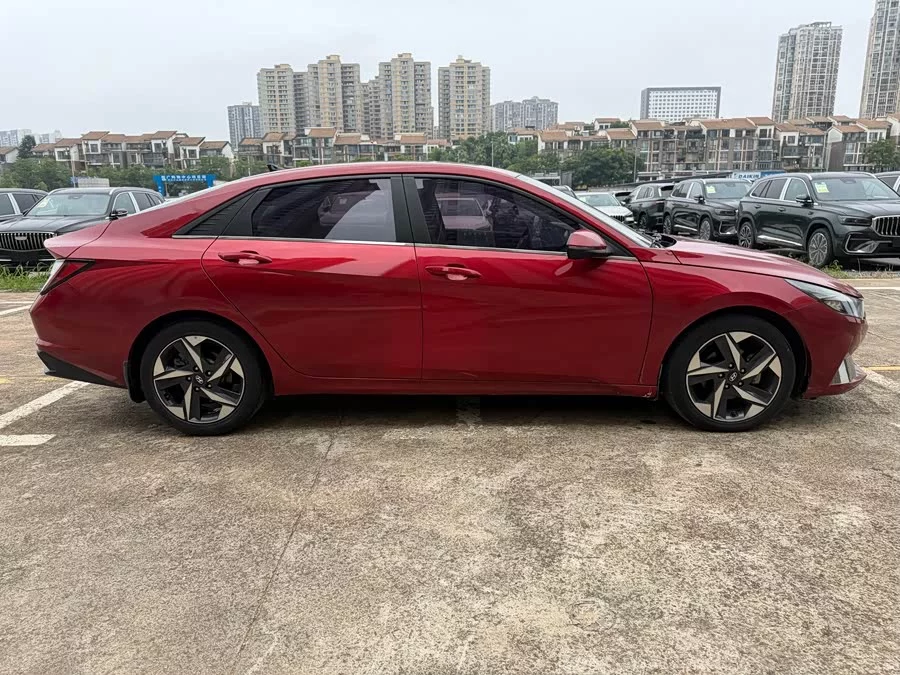 Hyundai Elantra