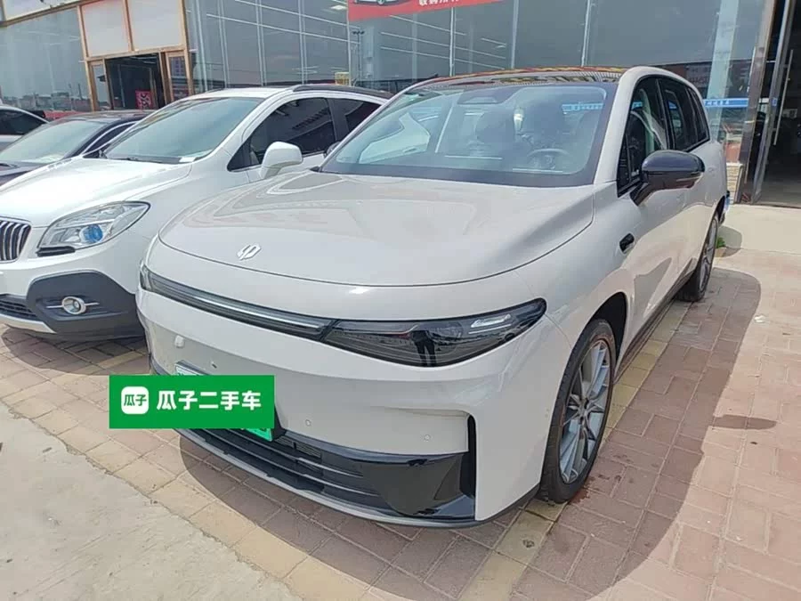 Leapmotor C10