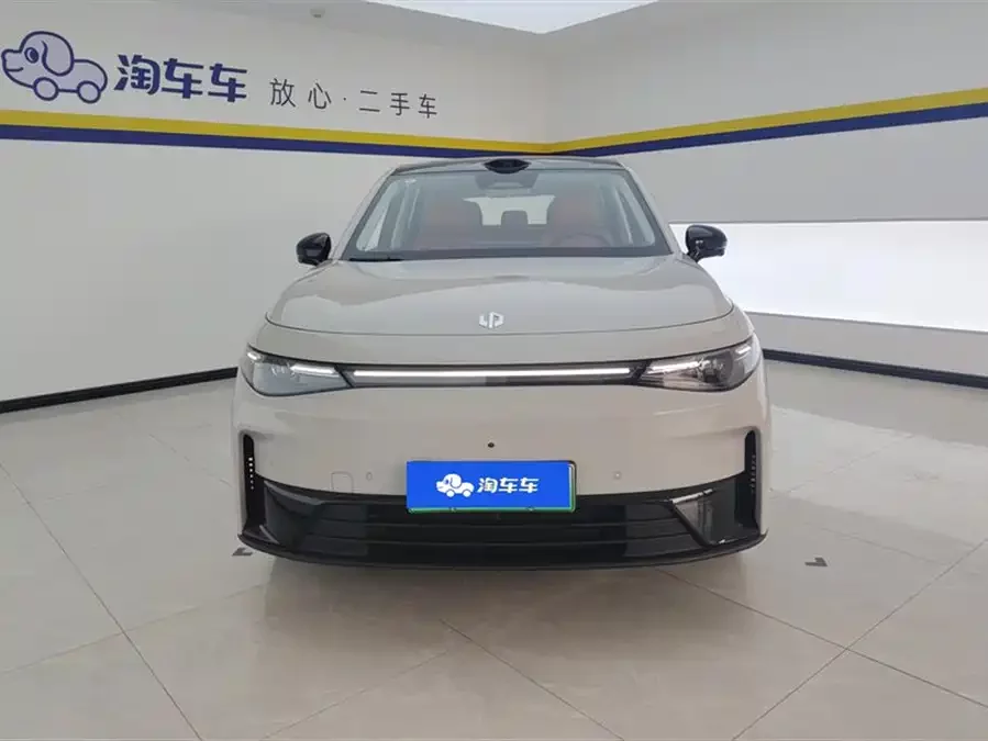 Leapmotor C10