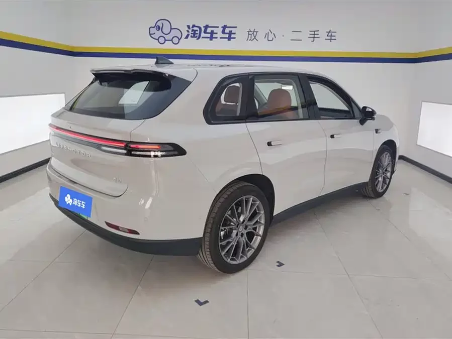 Leapmotor C10