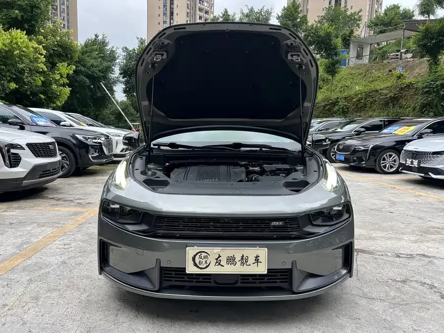 Lynk & Co 03