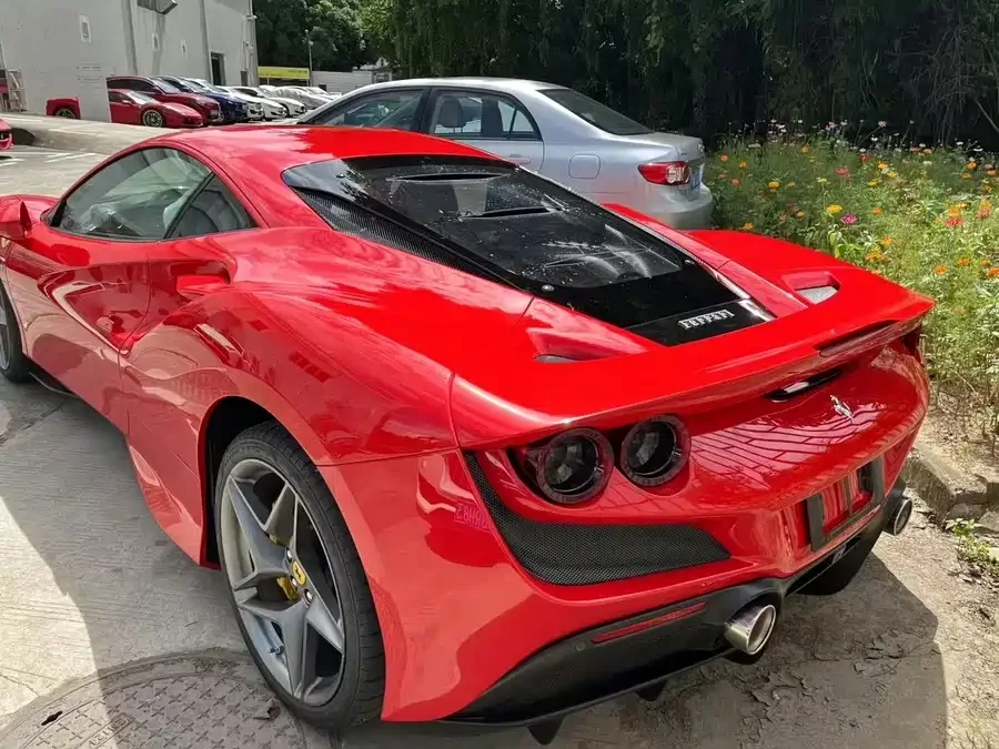 Ferrari F8