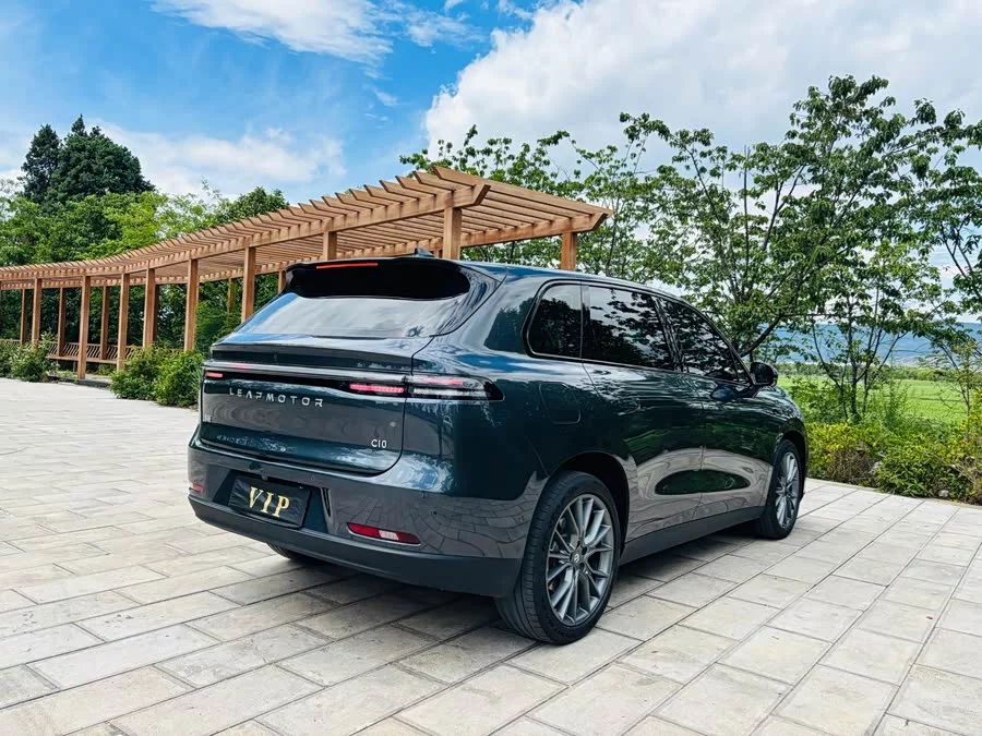 Leapmotor C10