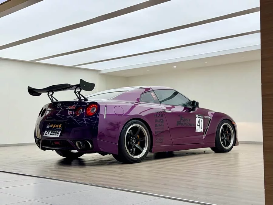 Nissan GT-R
