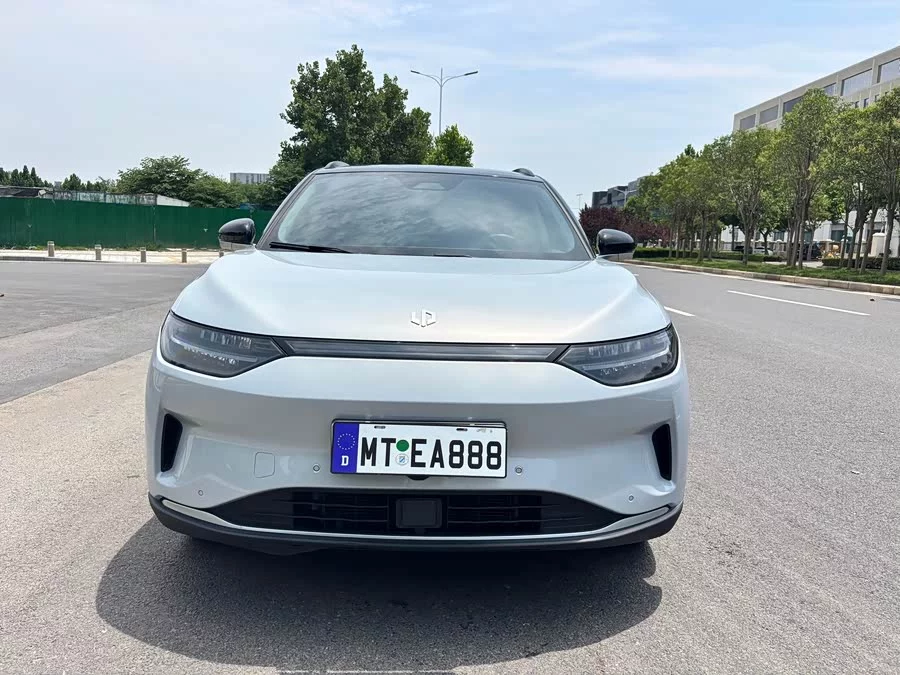 Leapmotor C11