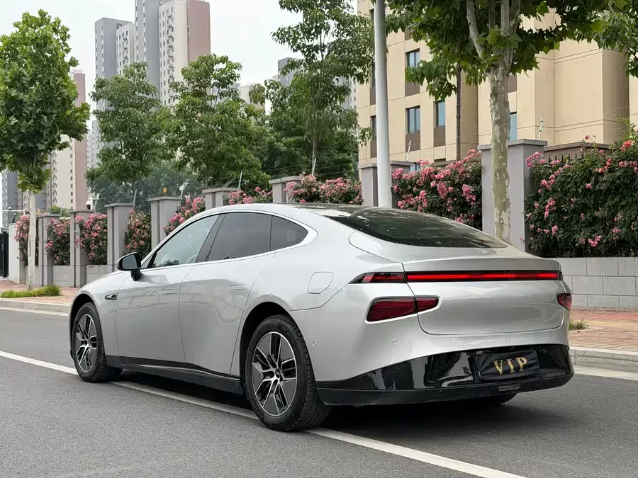 Xpeng P7