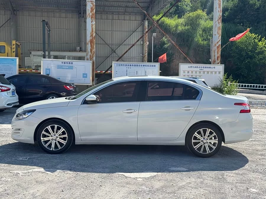 Peugeot 408