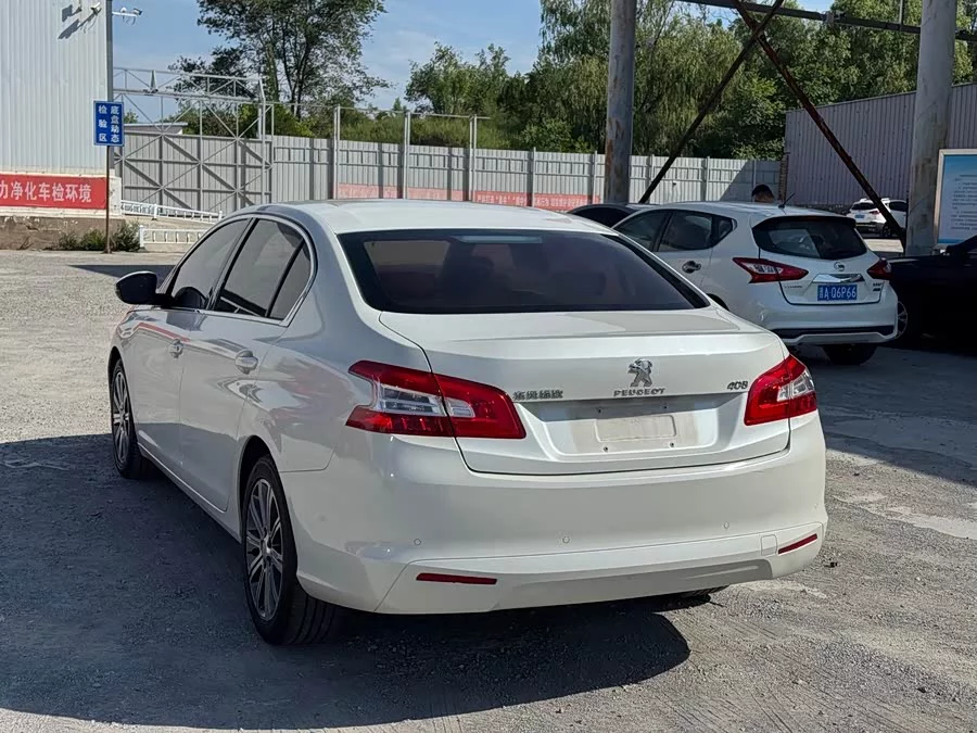 Peugeot 408