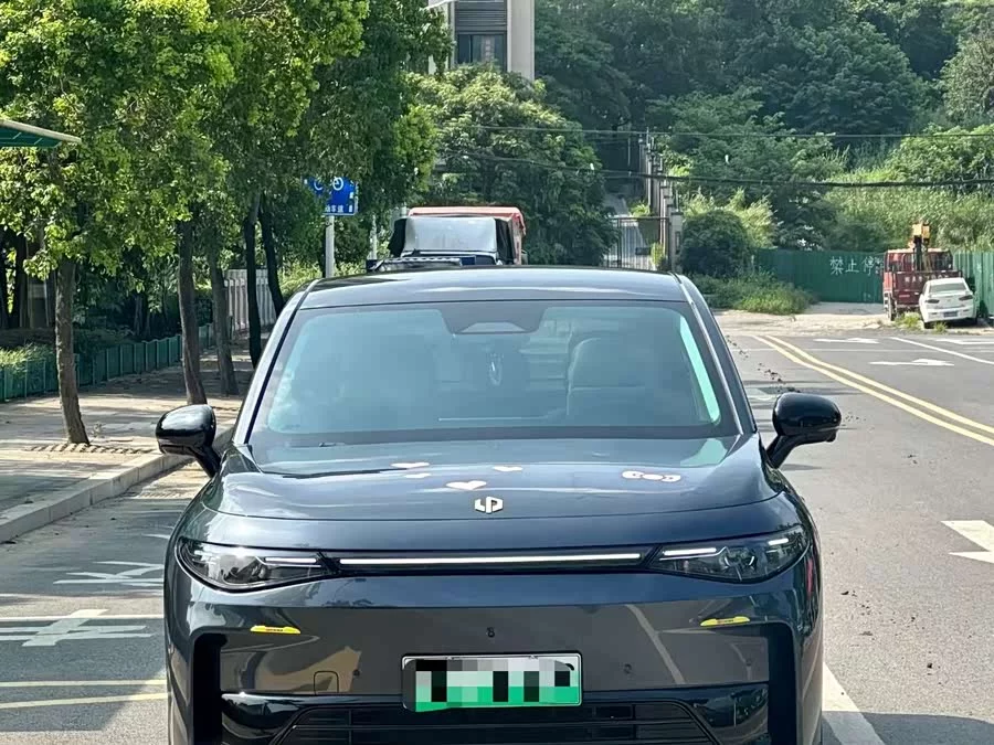 Leapmotor C10