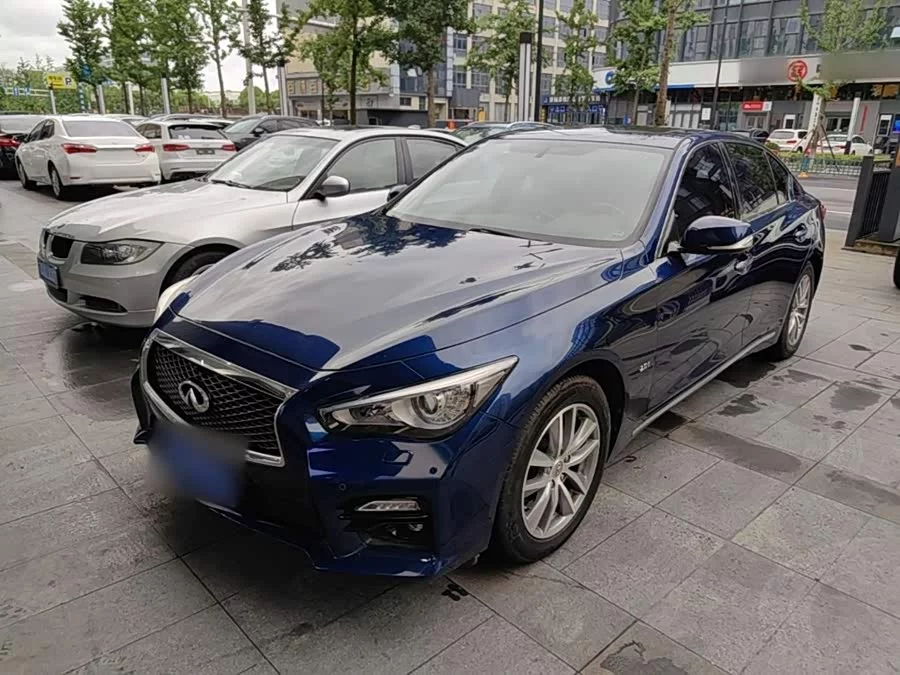 Infiniti Q50L