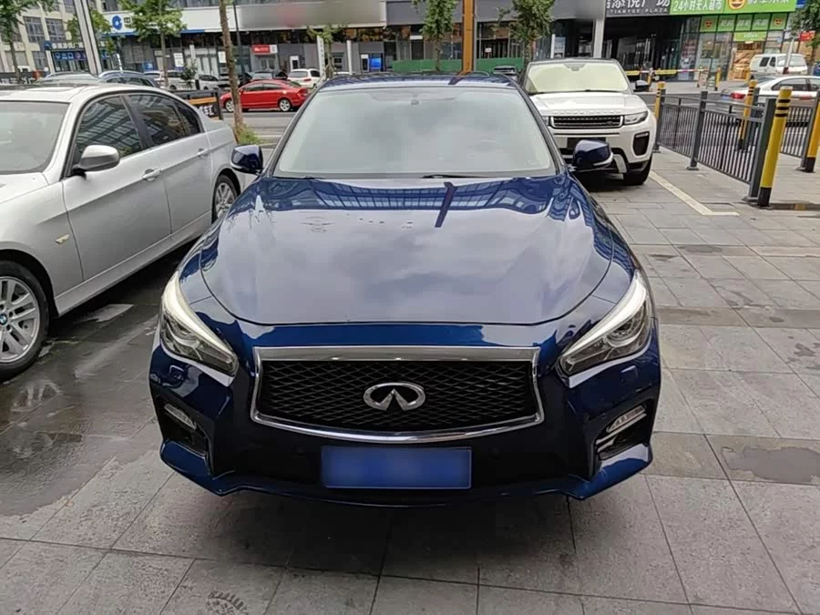 Infiniti Q50L