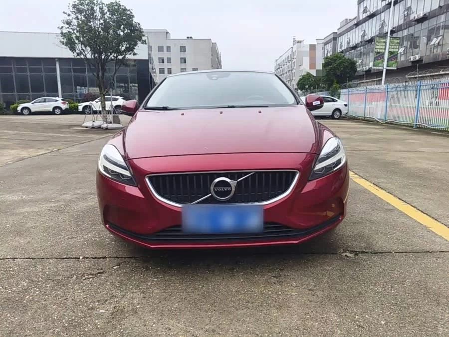 Volvo V40