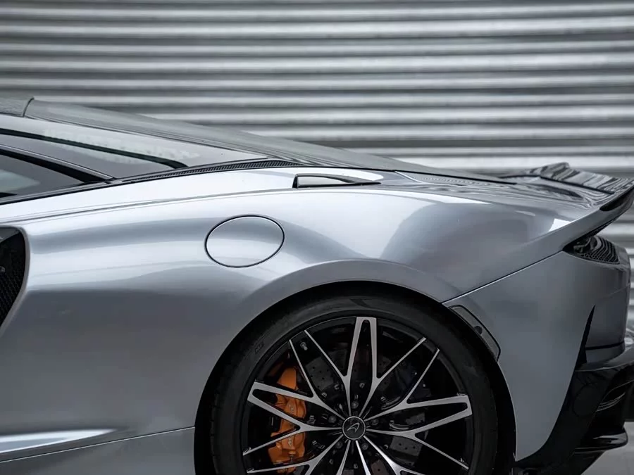 McLaren GT
