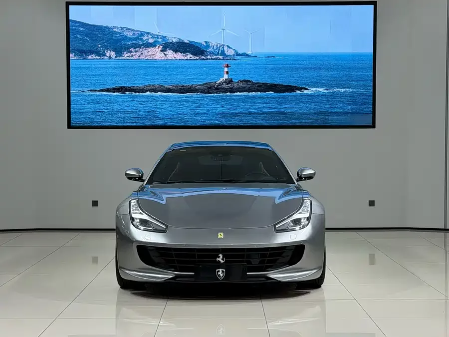 Ferrari GTC4Lusso
