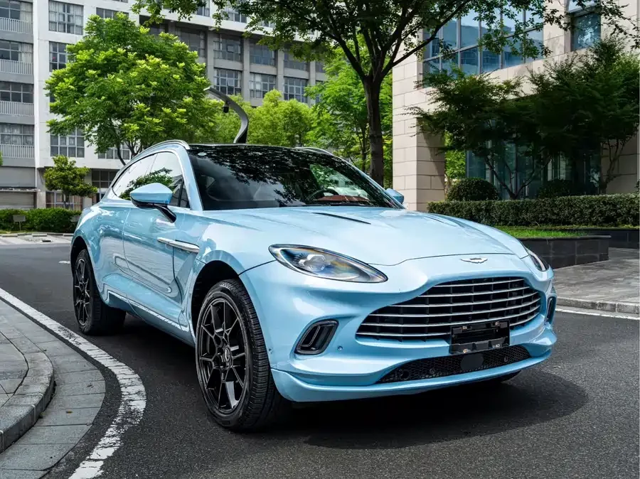 Aston Martin DBX