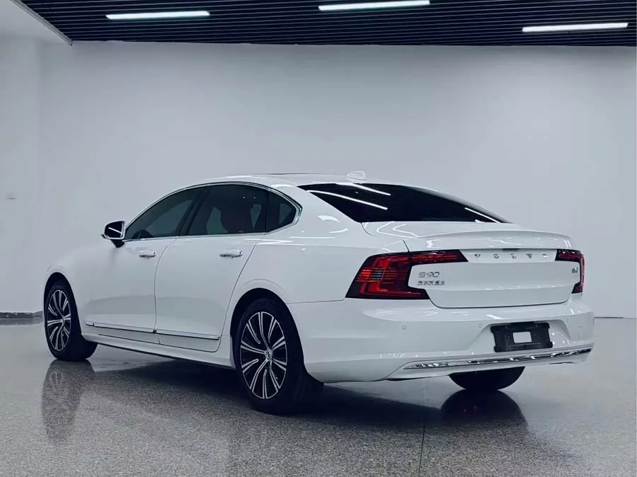 Volvo S90