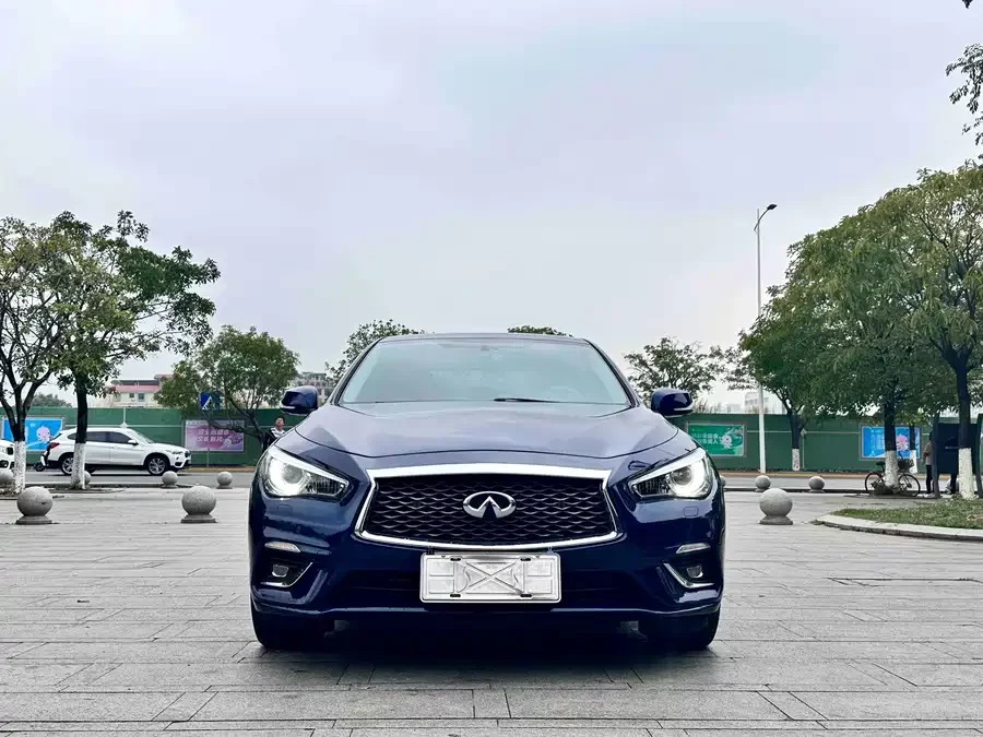Infiniti Q50L