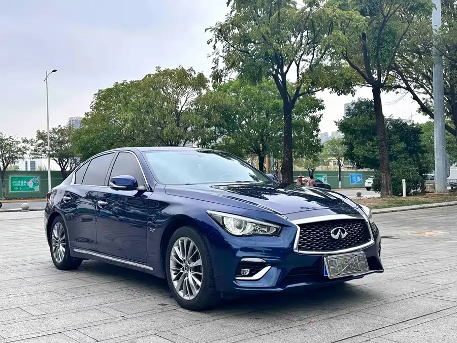 Infiniti Q50L