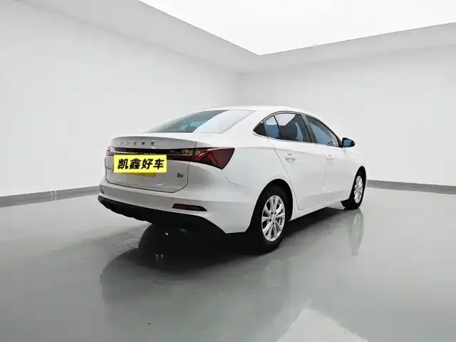 Roewe i5