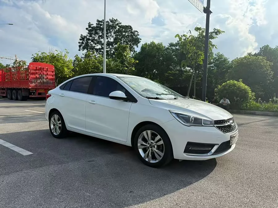 Chery Arrizo 5