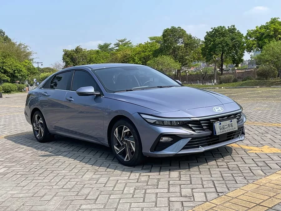 Hyundai Elantra