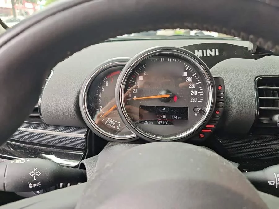 MINI CLUBMAN
