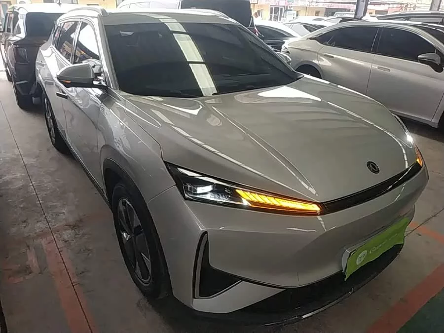 Dongfeng L7