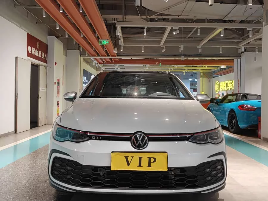 Volkswagen Golf GTI
