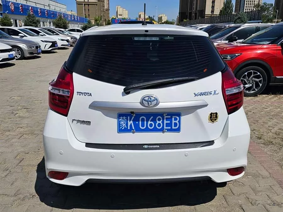 Toyota YARiS L