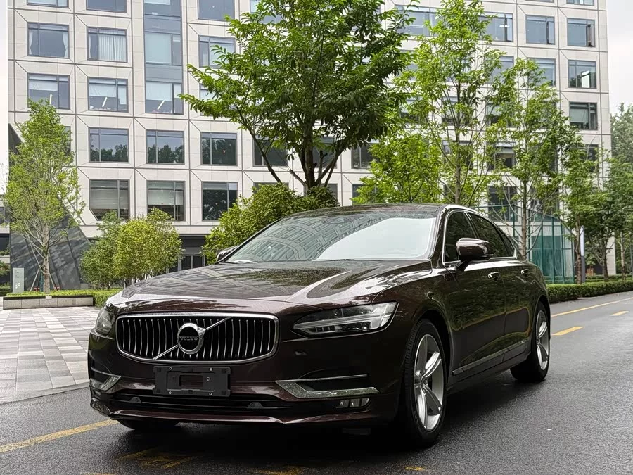 Volvo S90