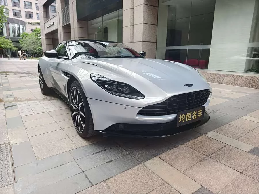 Aston Martin DB11