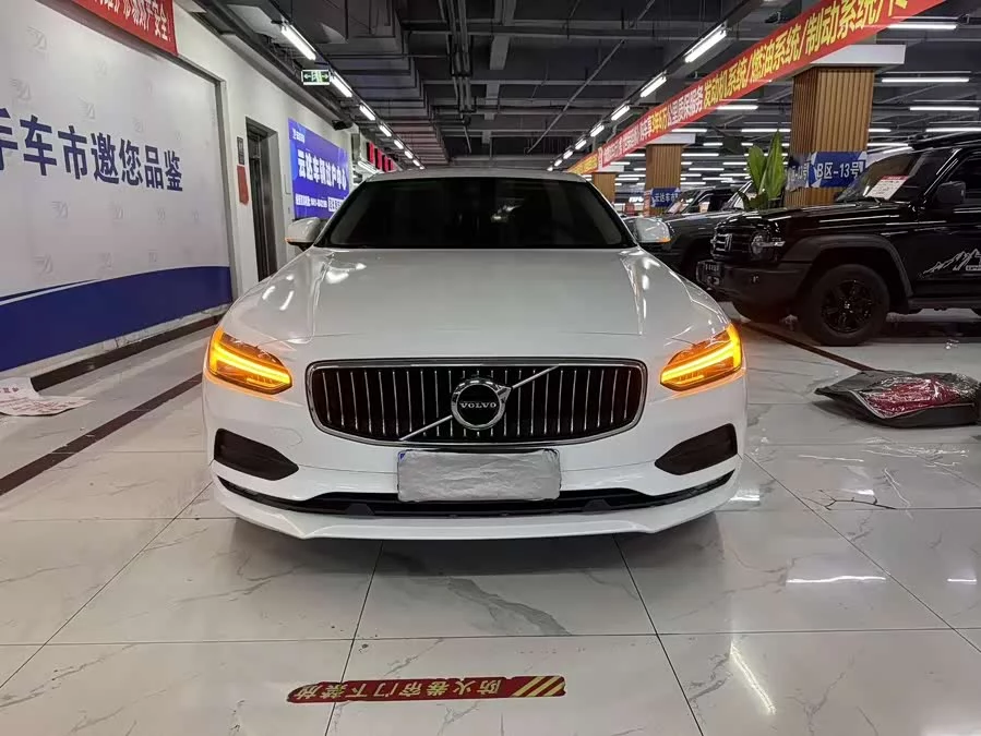 Volvo S90