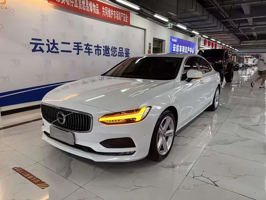 Volvo S90